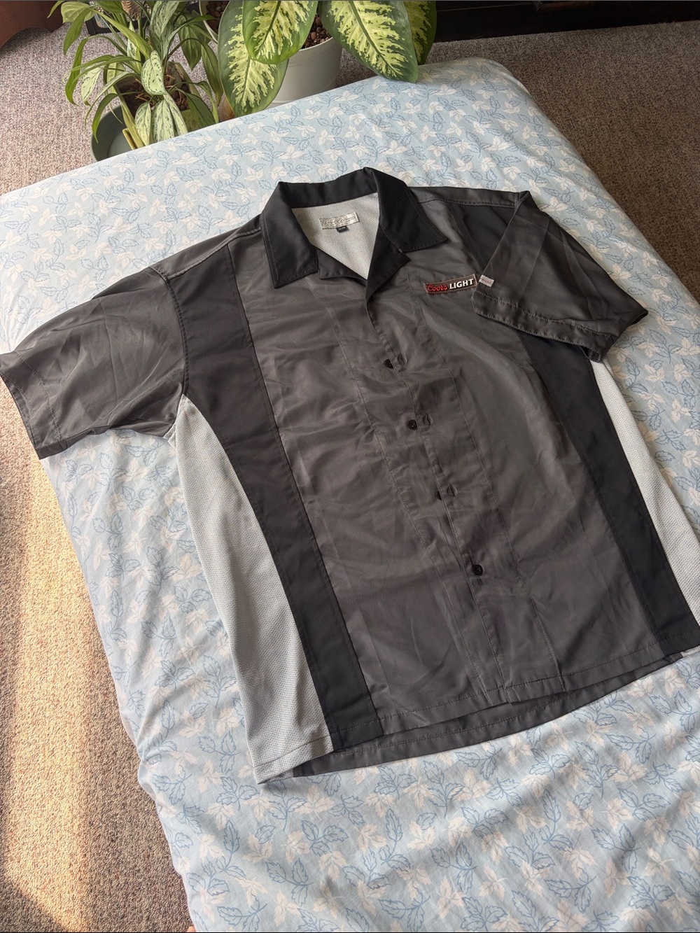 LIGHT Performance Men’s Short-Sleeve Shirt - Gray/Black